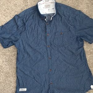 Men’s button down